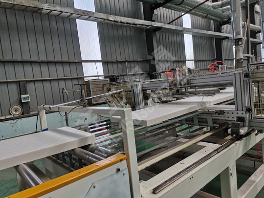 泡沫板吸水率和黏結強度會對保溫效果產生影響