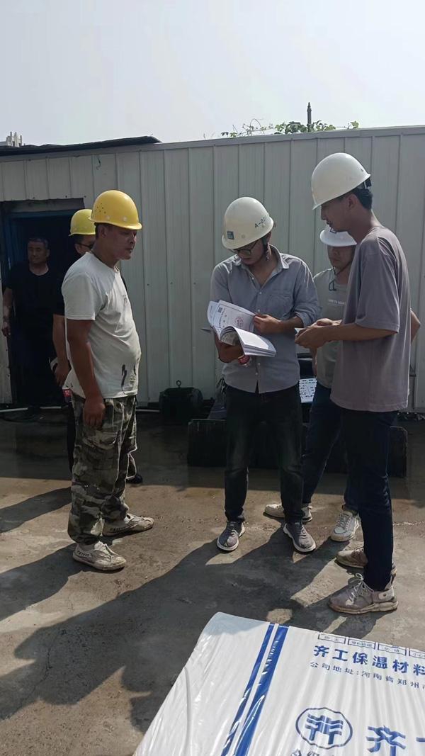 巖棉板驗貨現(xiàn)場